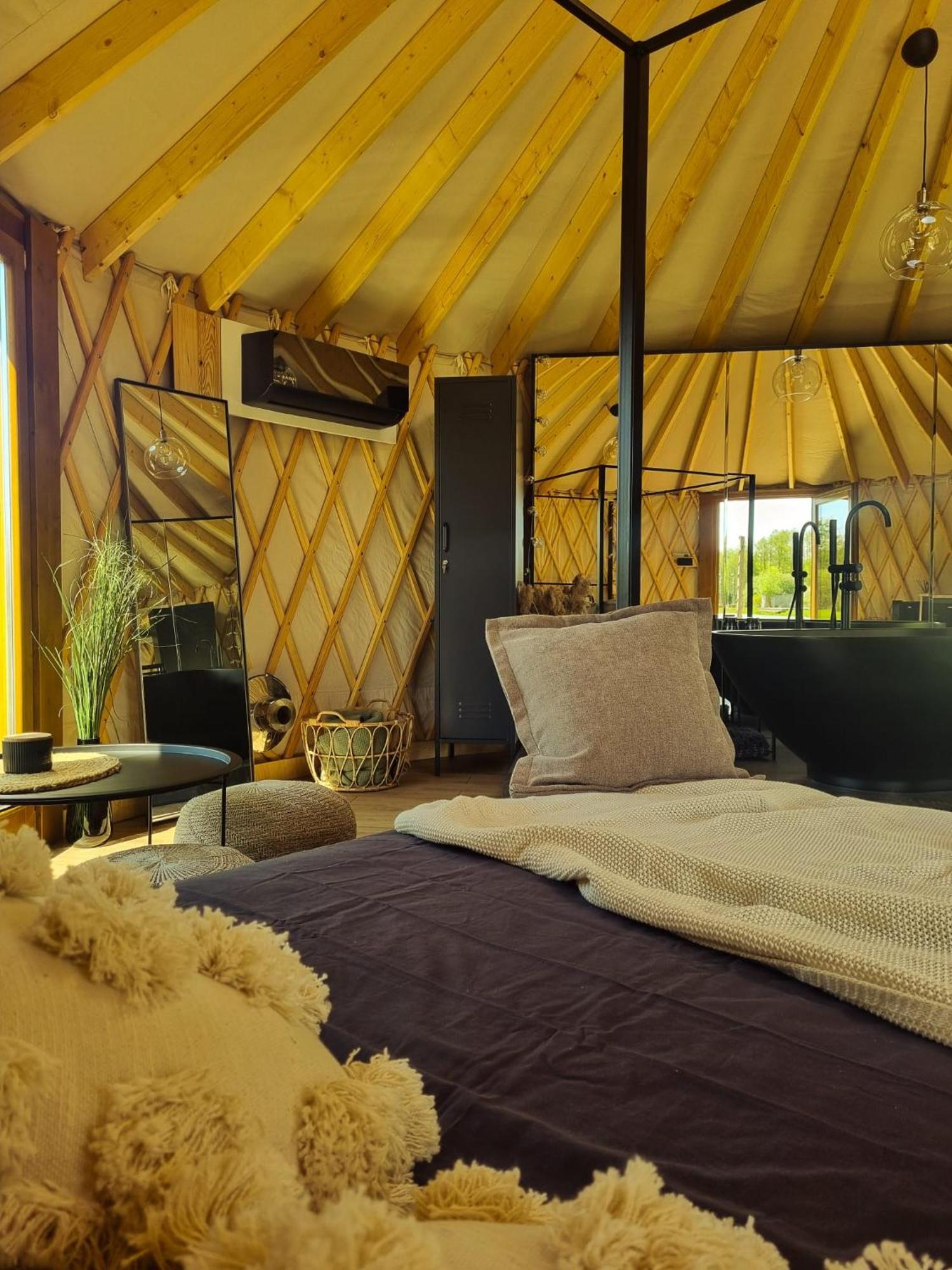 Hotel Jurty Glamping Gostynin Zewnętrze zdjęcie