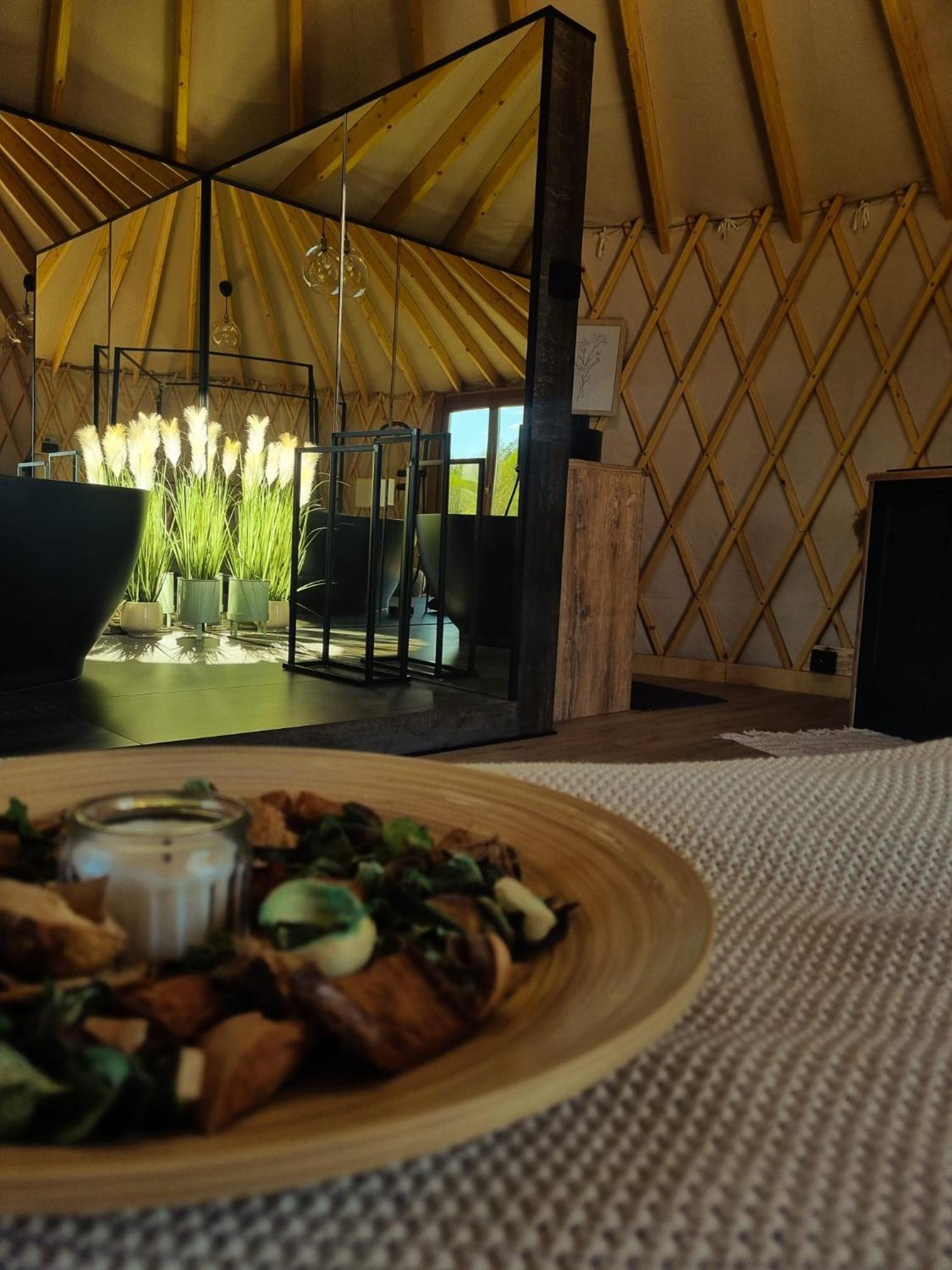 Hotel Jurty Glamping Gostynin Zewnętrze zdjęcie