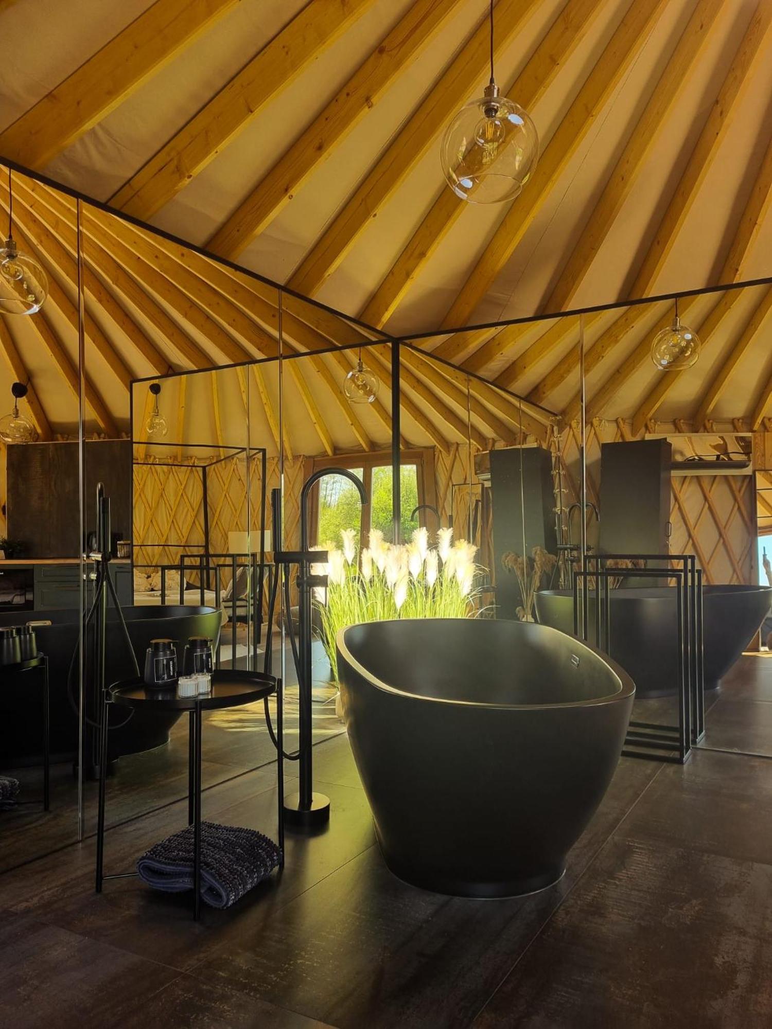 Hotel Jurty Glamping Gostynin Zewnętrze zdjęcie