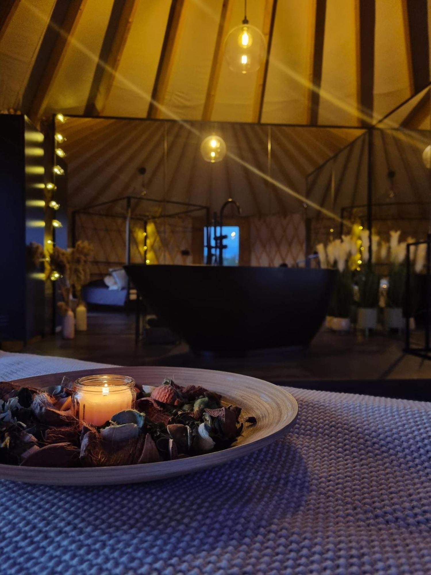Hotel Jurty Glamping Gostynin Zewnętrze zdjęcie